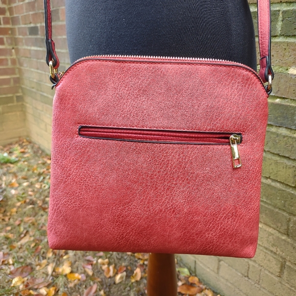 Red Crossbody purse - Picture 3 of 5